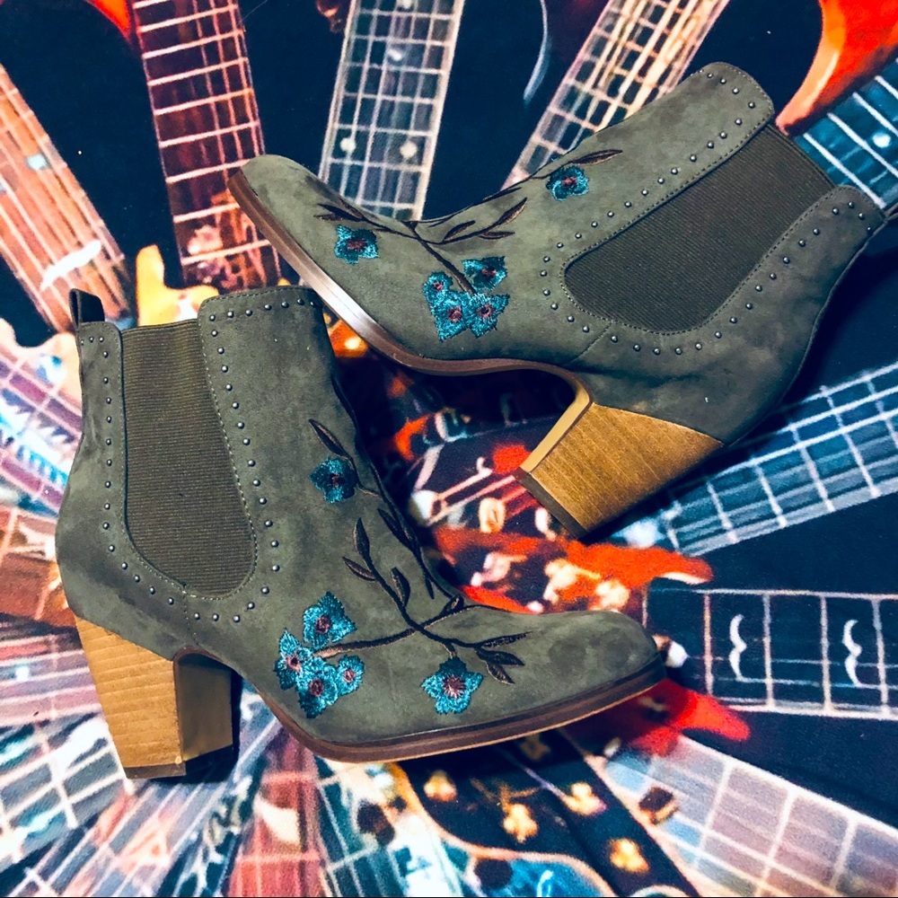 Crown Vintage Gray Embroidered Ankle Booties!